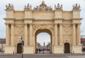 Brandenburg Gate — JoachimKohlerBremen (CC BY-SA 4.0 Intl.)